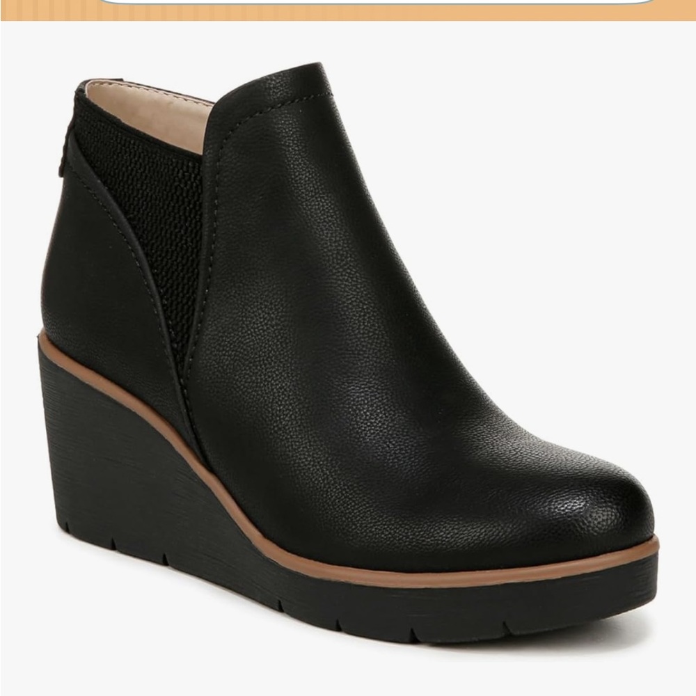 SOUL Naturalizer Black Wedge Boot with Tan Trim